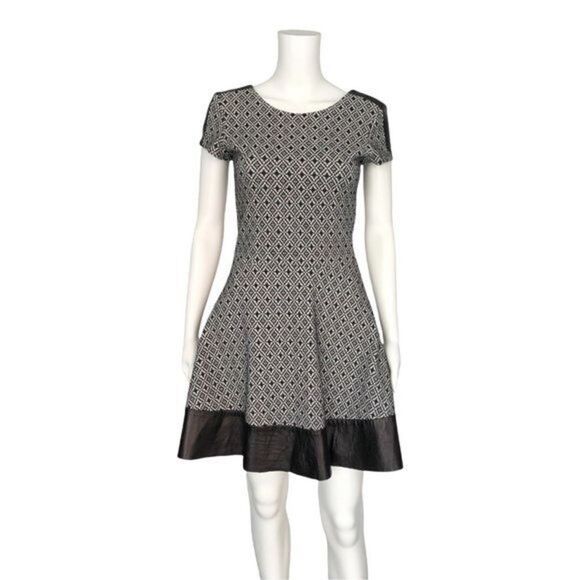 Parker Leather Trim Fit & Flare Stretch Mini Dress Cap Sleeve Black /Cream XS - Picture 2 of 16